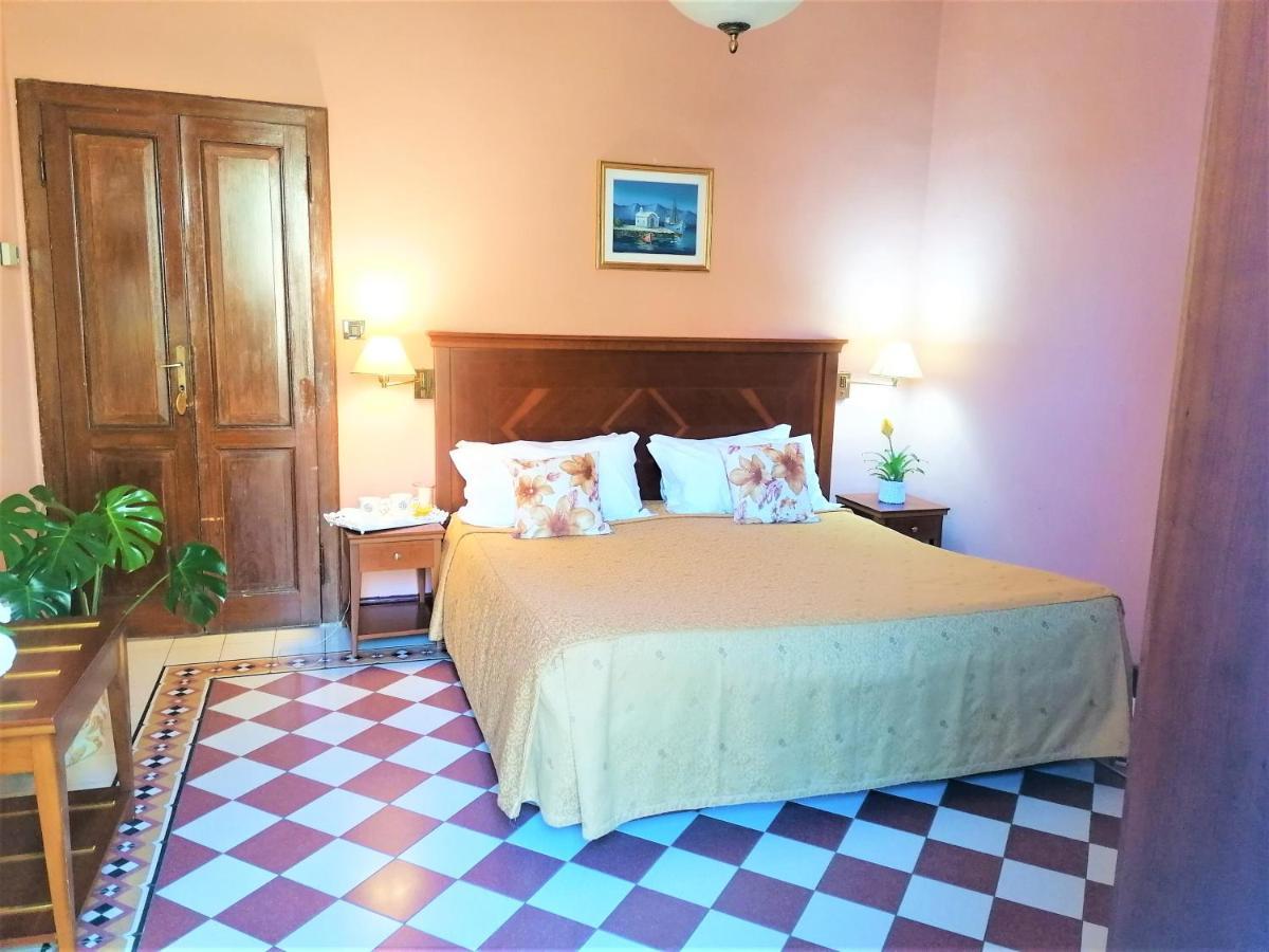 קנרו ריביירה Hotel La Rondinella מראה חיצוני תמונה