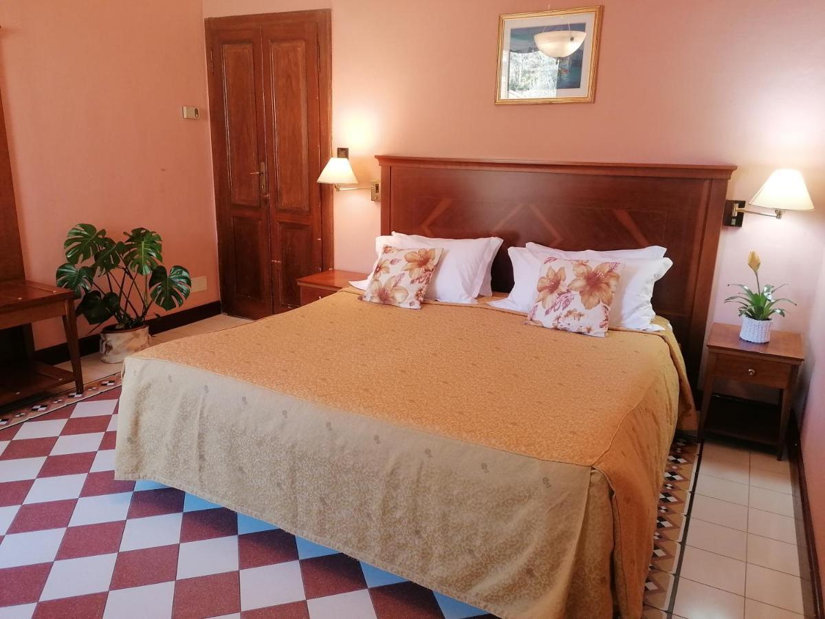 קנרו ריביירה Hotel La Rondinella מראה חיצוני תמונה